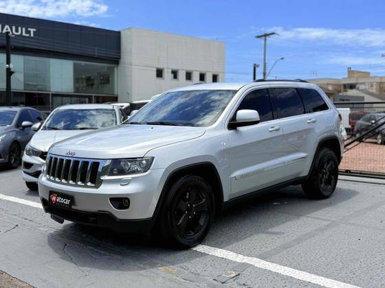 JEEP GRAND CHEROKEE 3.6 LAREDO 4X4 V6 24V GASOLINA 4P AUTOMÁTICO